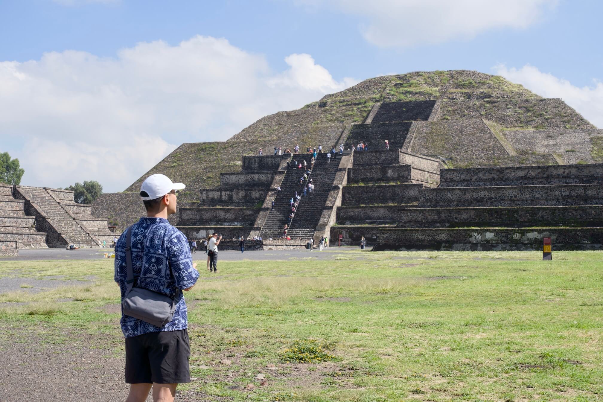 月亮金字塔——早上游客真的很少。