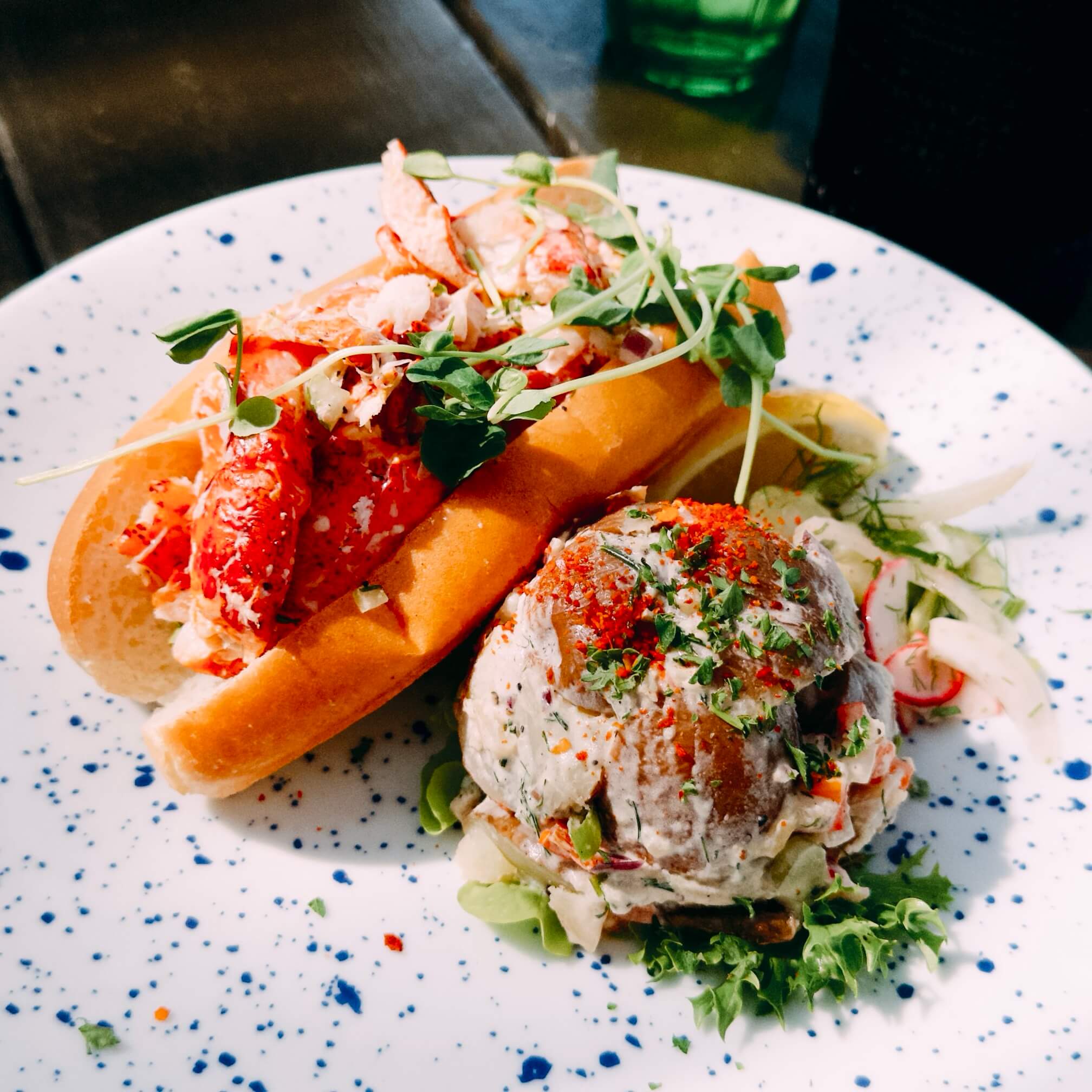 PEI 北边的 Blue Mussel Cafe 味道很好，是值得在小红书上点名表扬的餐厅。