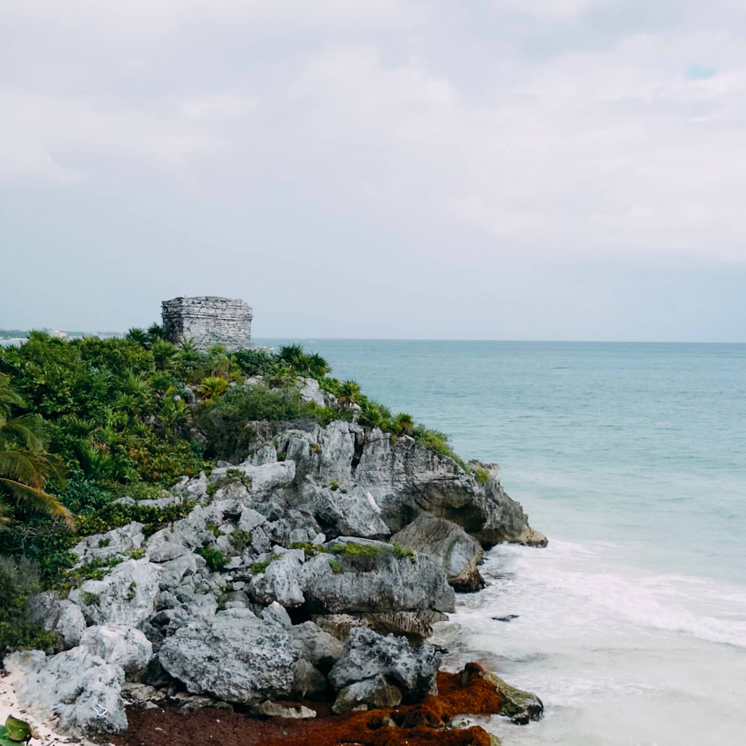 图卢姆的遗迹，这是一座建在海边的 “城市”。
