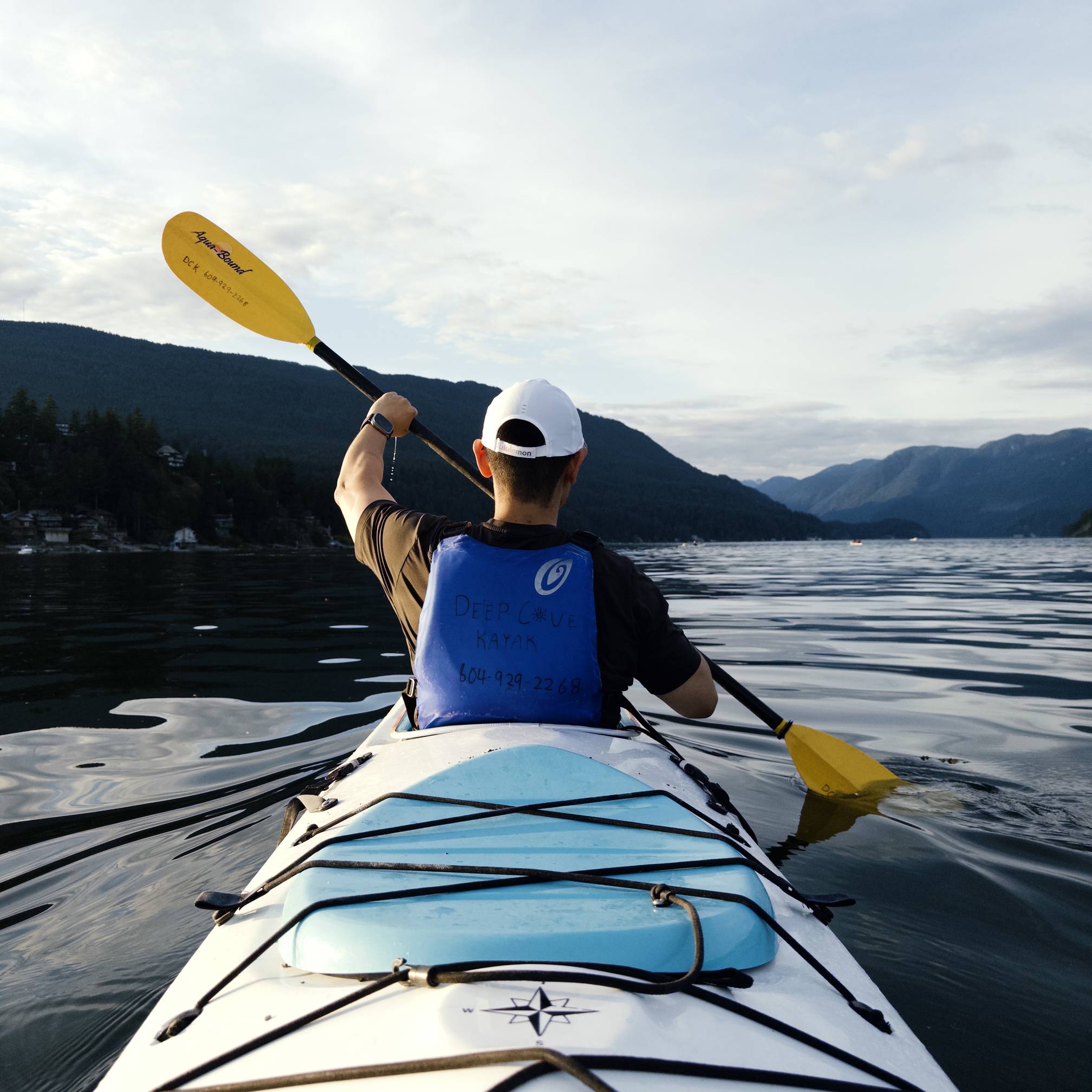 2025 年 9 月，用 iPhone 拍的 kayaking 照片